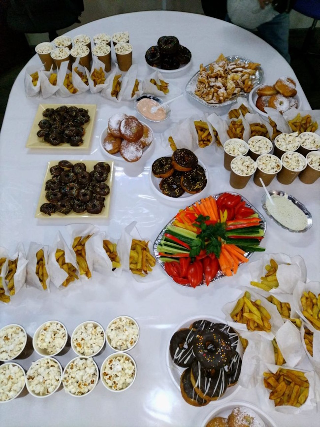 Ханукальные трапезы для ребят: было вкусно и радостно