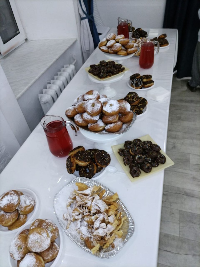 Ханукальные трапезы для ребят: было вкусно и радостно